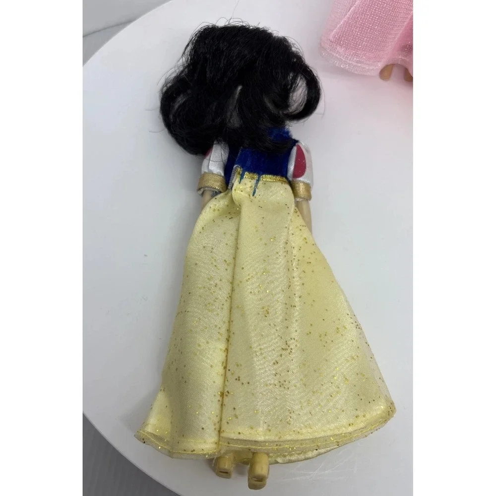 4 Disneyland California Disney Princesses Snow White Cinderella Belle‎ Aurora 6